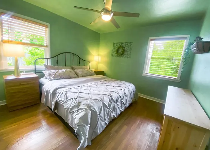 Sweet Home 1 King Bed 1 Queen Bed With Ample Parking Only 2Mins To Freeway